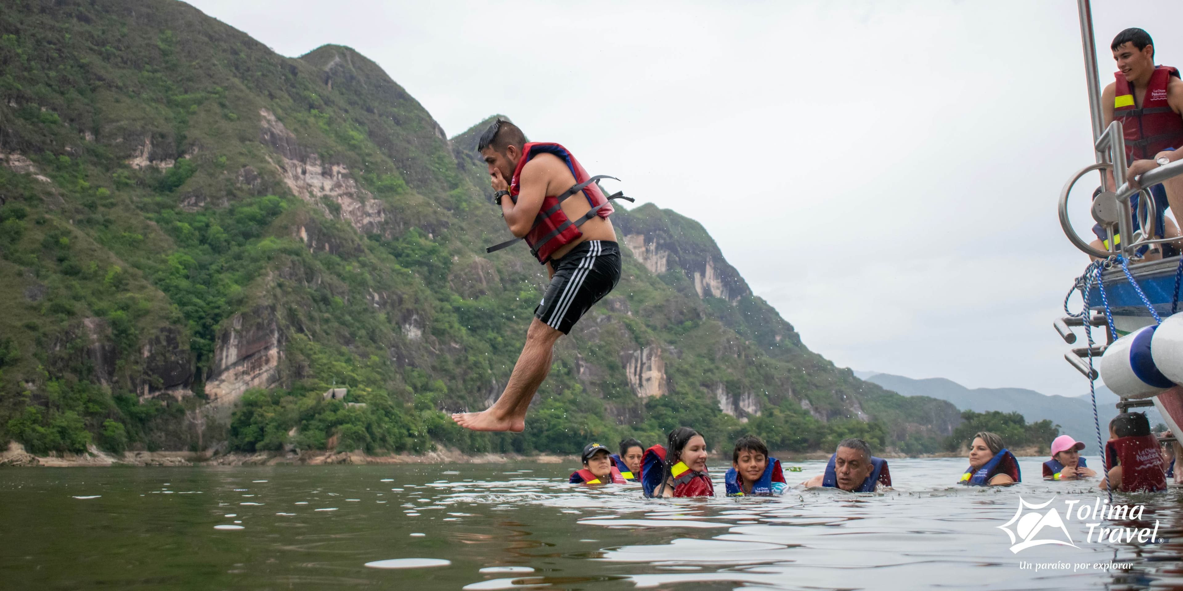 Navegando por la Represa de Prado