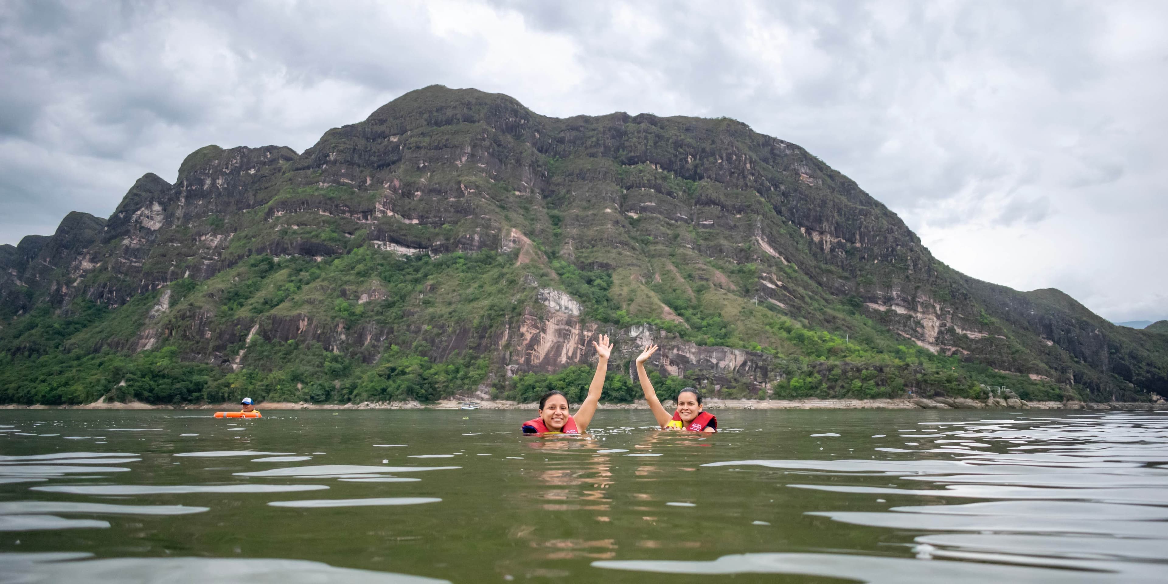 Navegando por la Represa de Prado