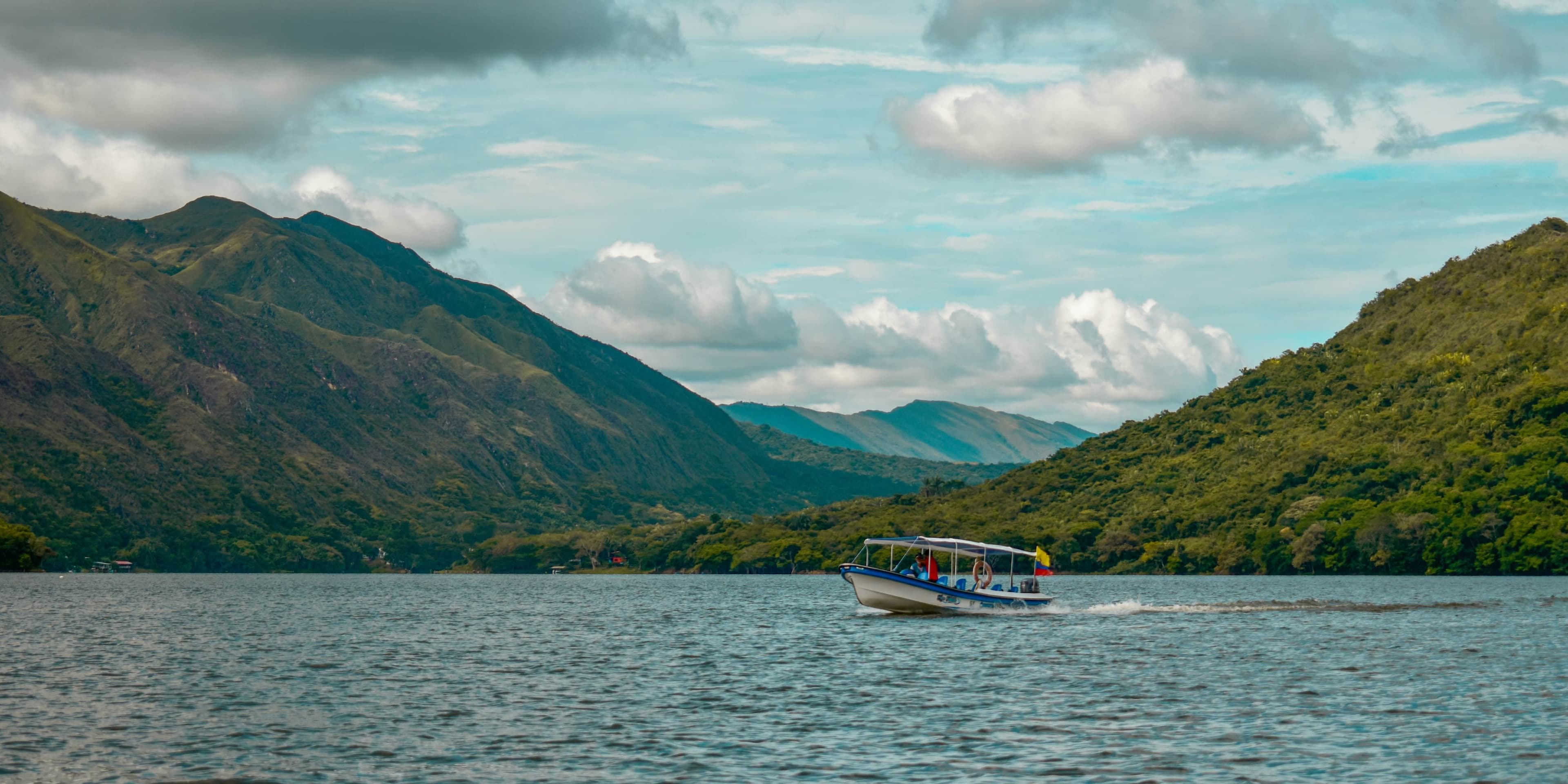 Navegando por la Represa de Prado
