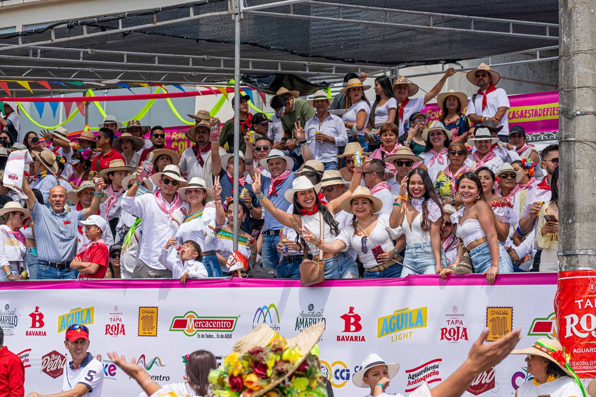 Pasaporte Leyenda: Palco para desfile de San Juan y San Pedro