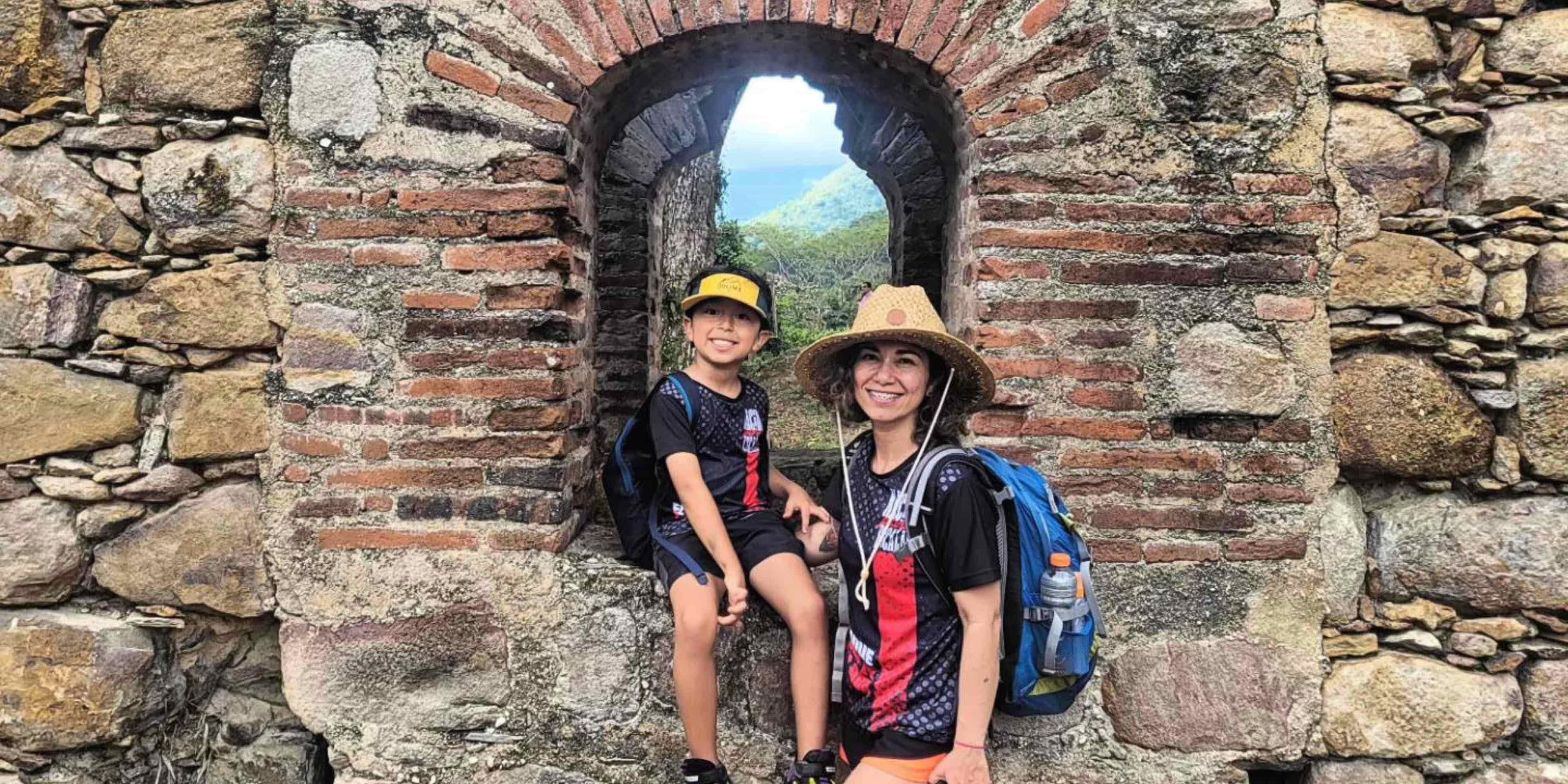 Ruinas Reales Minas del Sapo y Cascadas Las Urracas