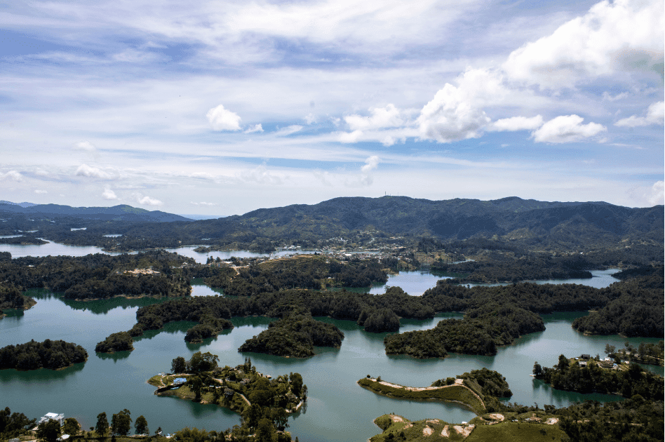 Encanto paisa: Medellín y Guatapé